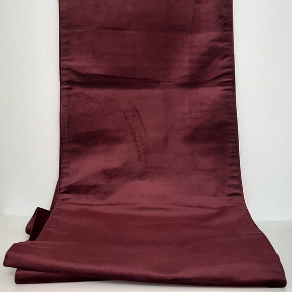 TAHARI 16 x 90 Eggplant Table Runner - Picture 10 of 16